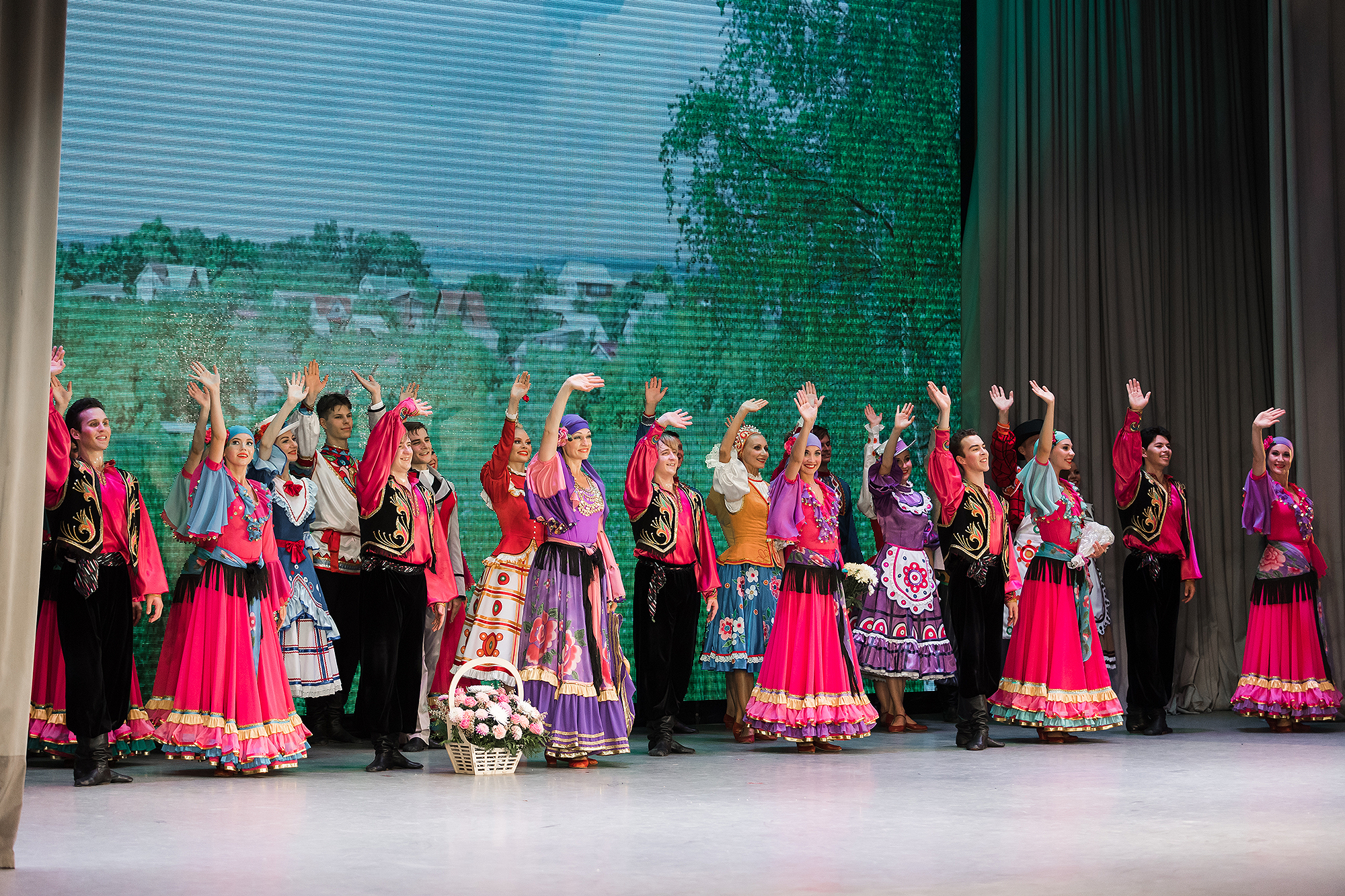 Концерт танцы сибири
